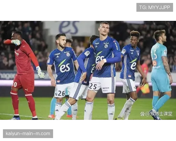 斯特拉斯堡5-3-2防反战术依赖边路 年轻化阵容冲击力强